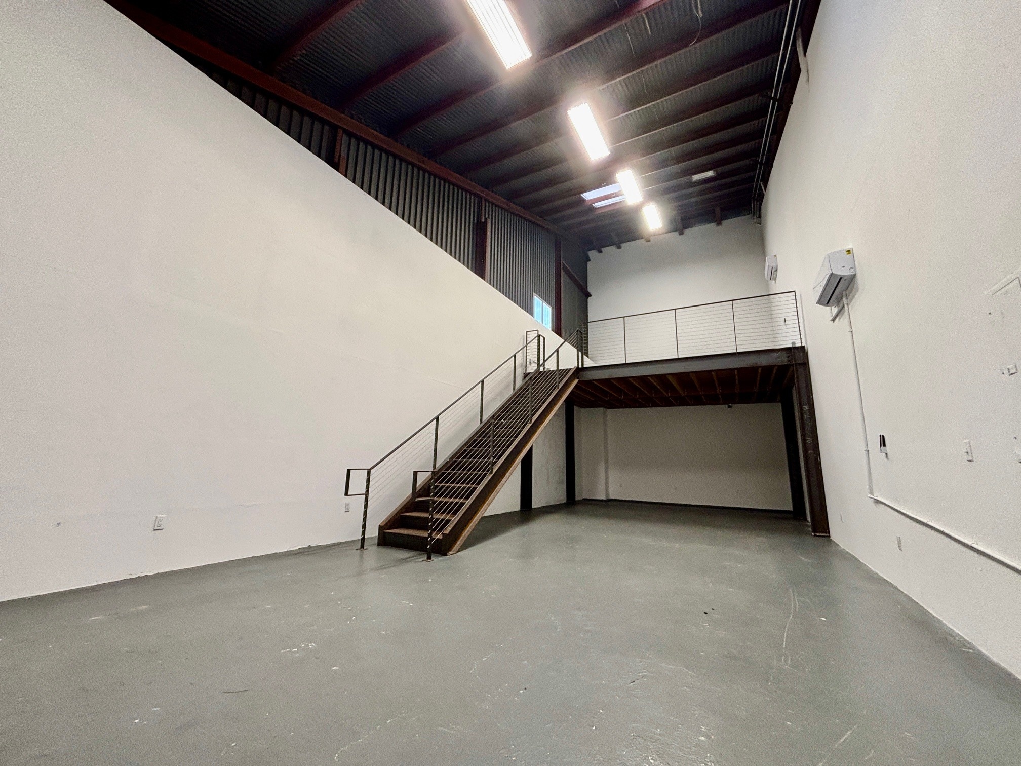 361 Vernon Ave, Venice, CA à louer Photo intérieure- Image 1 de 7