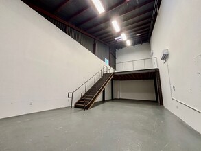 361 Vernon Ave, Venice, CA à louer Photo intérieure- Image 1 de 7