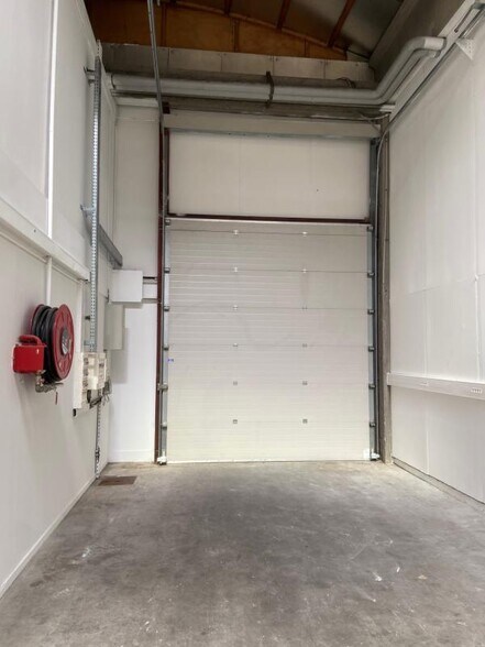 3 Chemin De L'Industrie, Dardilly for lease - Interior Photo - Image 3 of 13