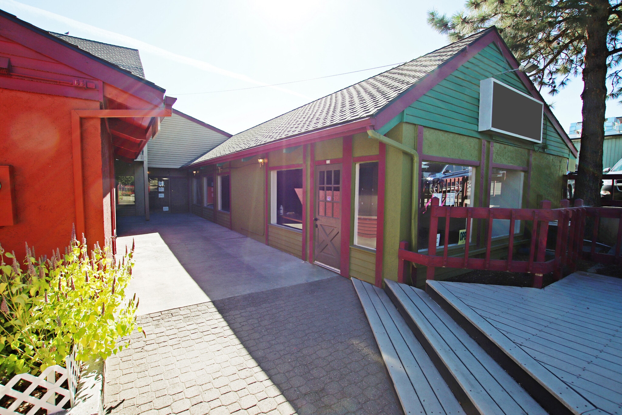 1900 NE Division St, Bend, OR for lease Primary Photo- Image 1 of 8