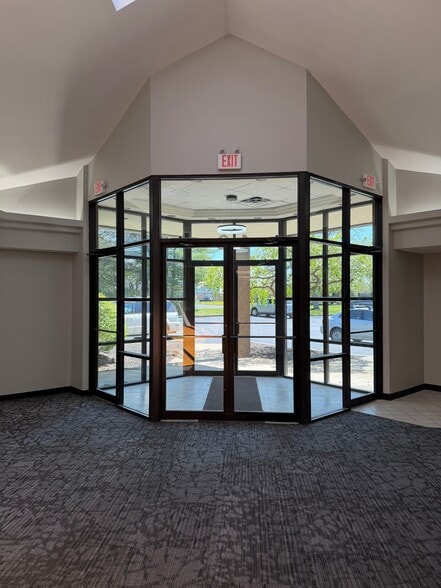 42 Woodcroft Trl, Dayton, OH for lease - Building Photo - Image 3 of 5