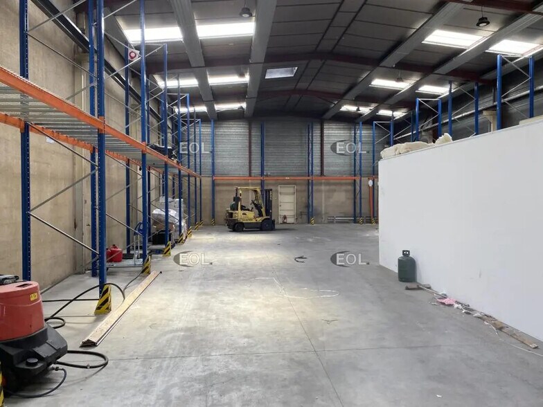 Flex in Genas for lease - Interior Photo - Image 1 of 10