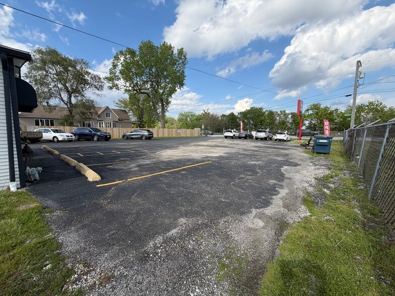 19850 Burnham Ave, Lynwood, IL for sale - Building Photo - Image 2 of 17