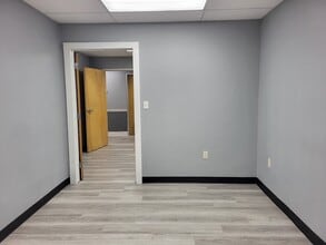7240 Crowder Blvd, New Orleans, LA for lease Interior Photo- Image 2 of 3