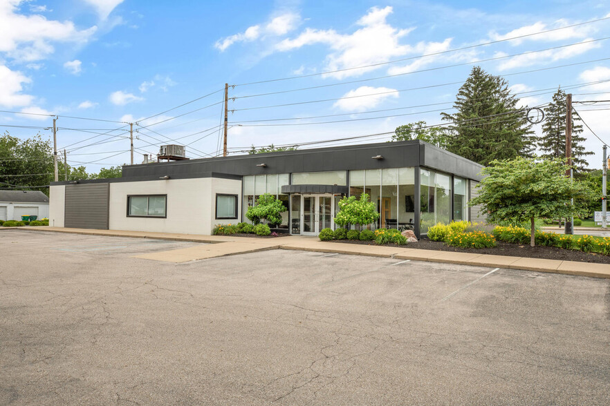 5253 W 16th St, Indianapolis, IN for lease - Building Photo - Image 1 of 33