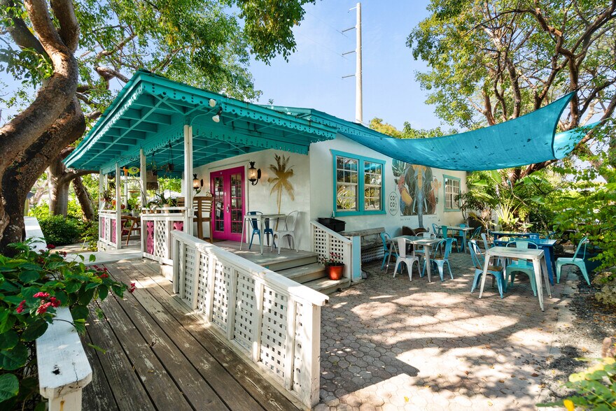 98275 Overseas Hwy, Key Largo, FL à vendre - Photo du bâtiment - Image 2 de 19