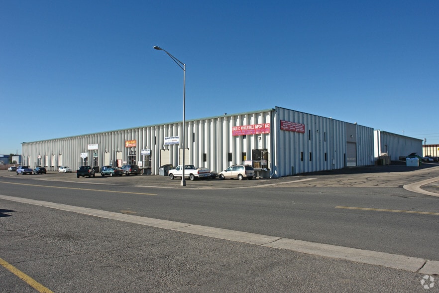 5740 Logan St, Denver, CO for lease - Building Photo - Image 3 of 5