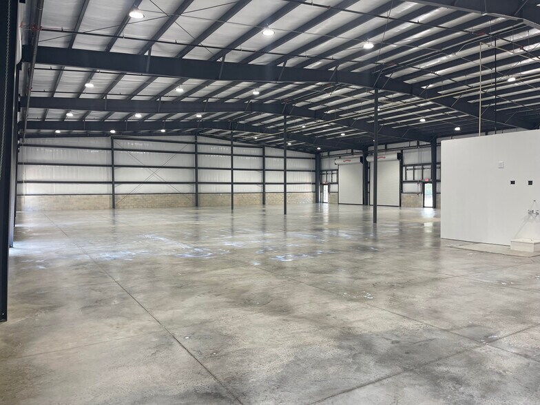 730 Parque Dr, Ormond Beach, FL à louer - Photo du bâtiment - Image 3 de 7
