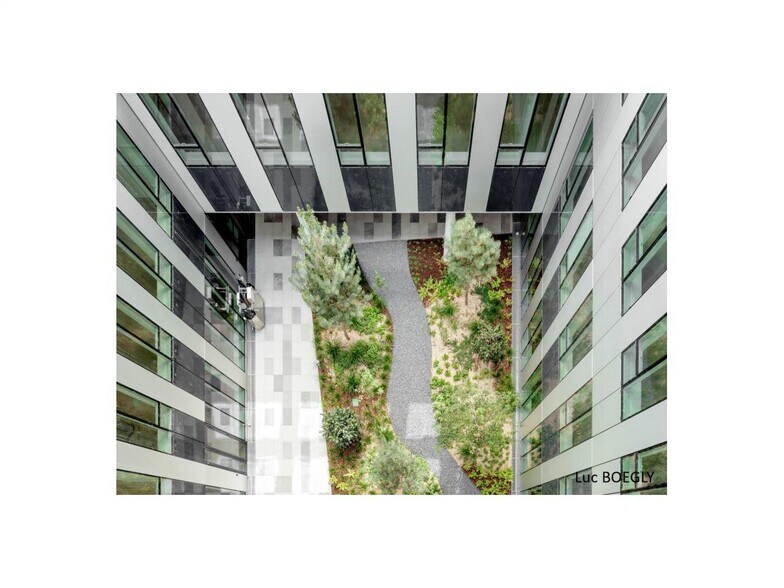 3 Place Louis Renault, Rueil-Malmaison à louer - Photo du bâtiment - Image 3 de 12