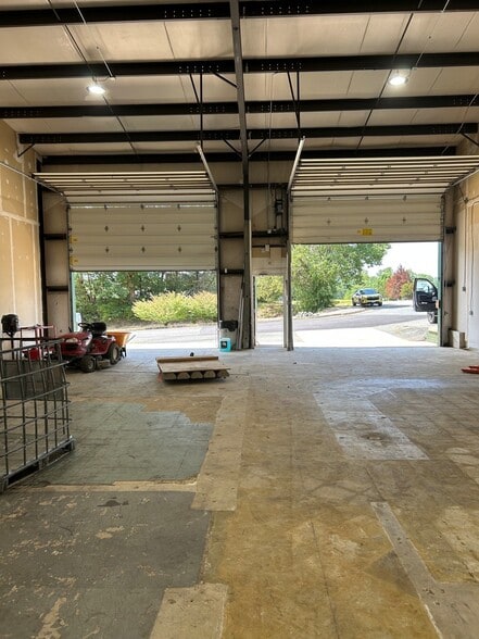 22 Enterprise Ct, Fredericksburg, VA for lease - Building Photo - Image 3 of 7