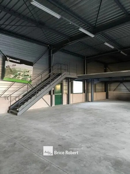 Flex in Taluyers for lease - Interior Photo - Image 3 of 6