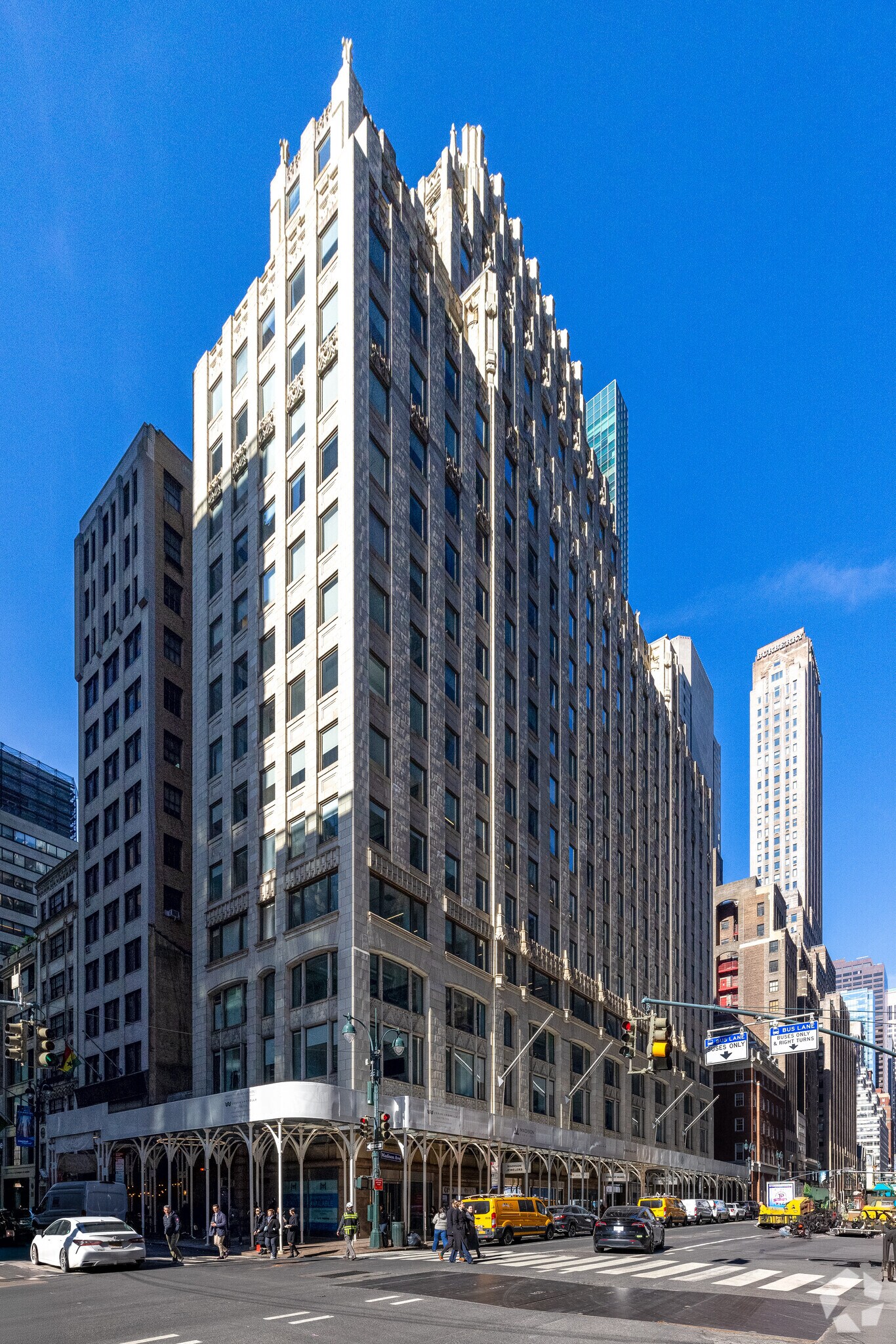400 Madison Ave, New York, NY for lease Primary Photo- Image 1 of 16