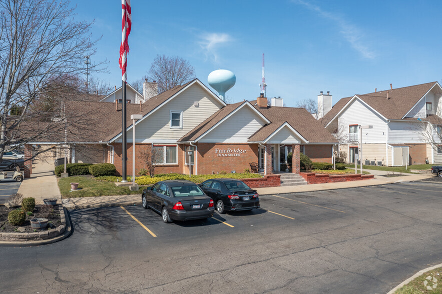 120 Montrose West Ave, Akron, OH à vendre - Photo principale - Image 1 de 1