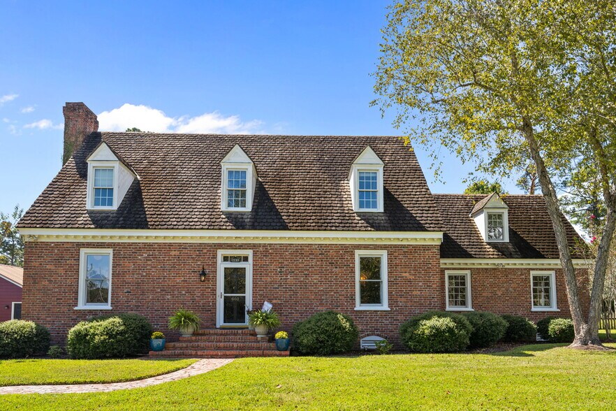 661 Main Street Ext, Swansboro, NC for sale - Primary Photo - Image 1 of 35