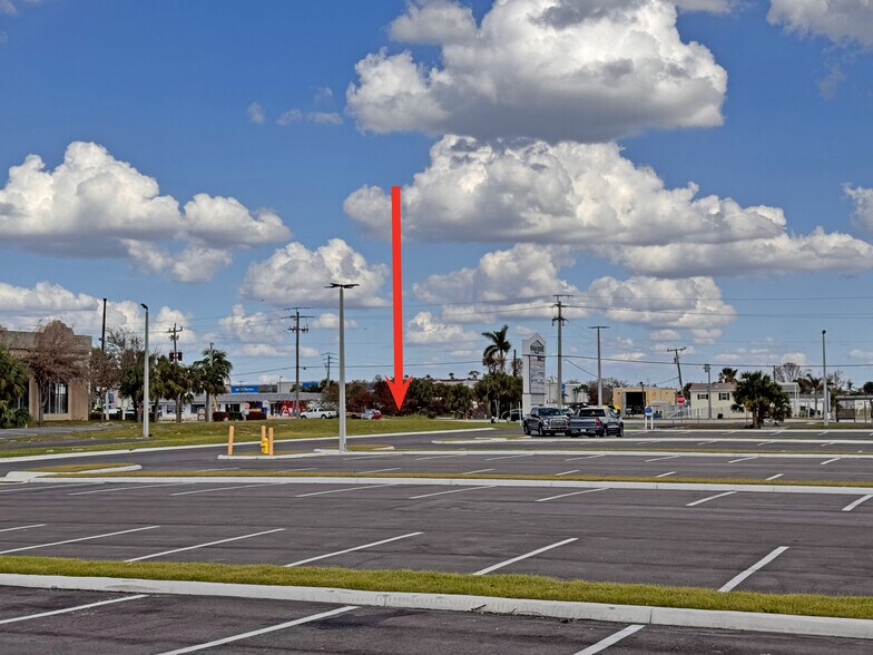 17260 San Carlos Blvd, Fort Myers Beach, FL à louer - Photo du bâtiment - Image 3 de 6
