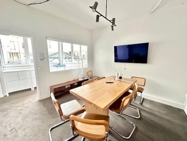 Office in Paris for lease - Building Photo - Image 3 of 48