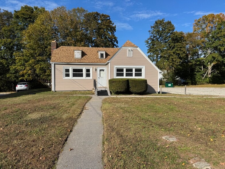 1567 Centerville Rd, Warwick, RI à vendre - Photo principale - Image 1 de 13