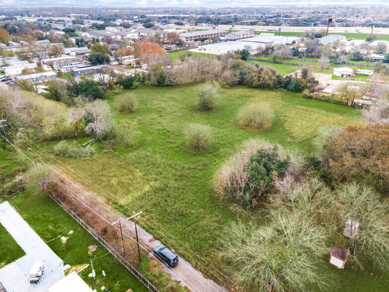 505 Uhland Rd, San Marcos, TX à vendre - Photo du bâtiment - Image 2 de 11