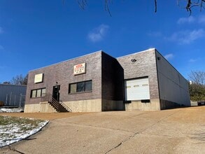 10987 Lin Valle Dr, Affton, MO for lease Building Photo- Image 1 of 4