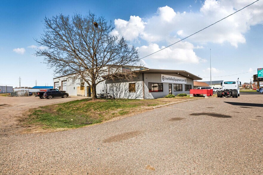 601 Franklin Ave NE, Saint Cloud, MN à vendre - Photo du bâtiment - Image 2 de 27