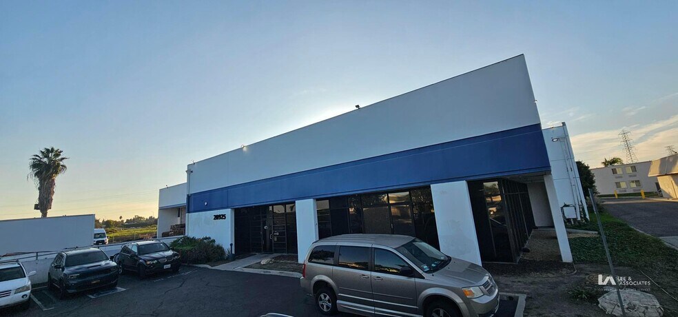 20925 S Bonita St, Carson, CA à vendre - Photo du bâtiment - Image 3 de 18