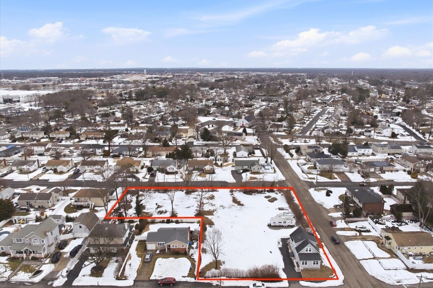 35 Weston Ave, Deer Park, NY for sale - Aerial - Image 2 of 12