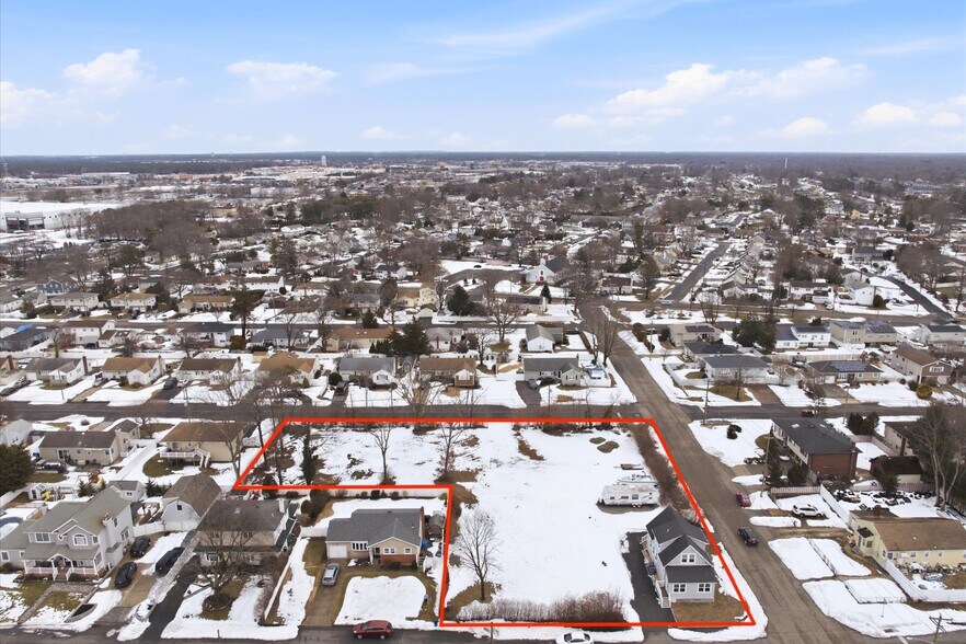 35 Weston Ave, Deer Park, NY à vendre - Aérien - Image 2 de 12