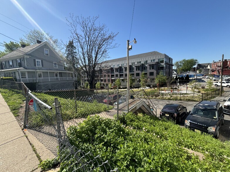 17 Clinton Pl, Morristown, NJ for sale - Primary Photo - Image 1 of 3