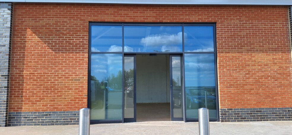 Kings Ash Rd, Paignton for lease - Building Photo - Image 3 of 9