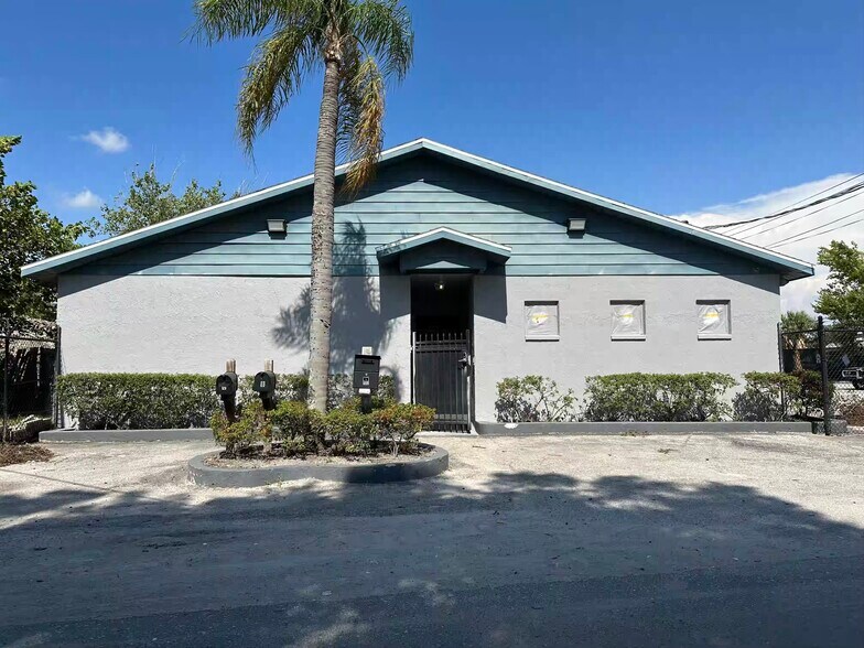 5015 N Clark Ave, Tampa, FL à vendre - Photo du bâtiment - Image 1 de 1