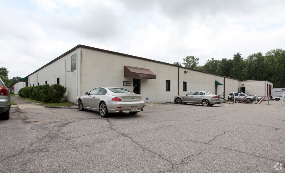 1500 E Club Blvd, Durham, NC à louer - Photo du bâtiment - Image 3 de 5