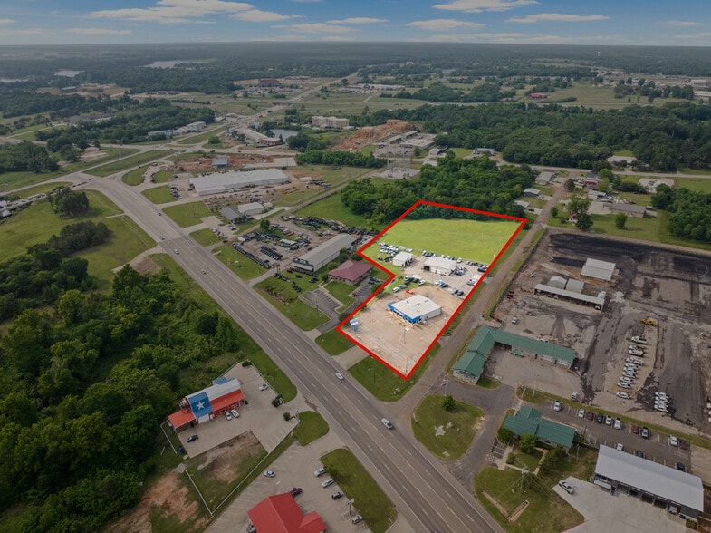 2300 W Ferguson Rd, Mount Pleasant, TX à louer - Photo du bâtiment - Image 2 de 83