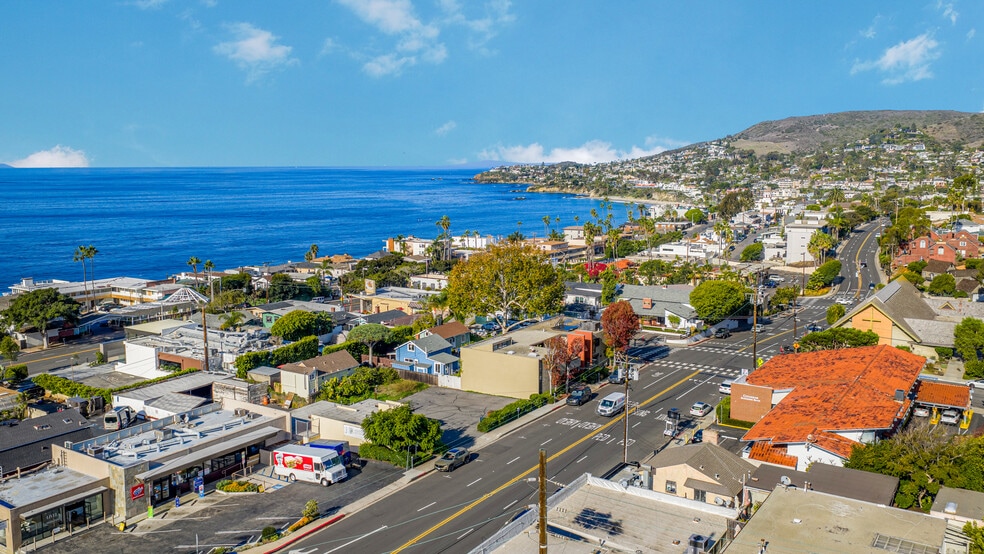 801 Glenneyre St, Laguna Beach, CA à vendre - Photo du bâtiment - Image 2 de 8