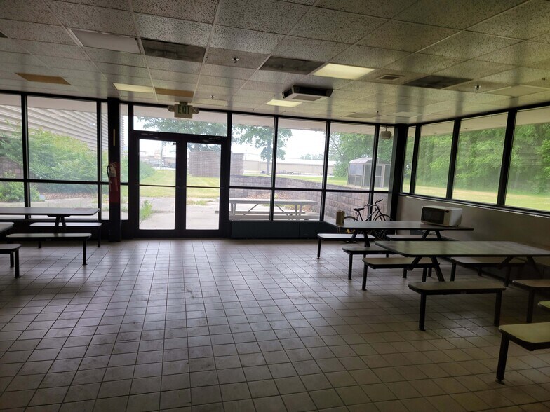 917 Liechty Rd, Berne, IN à louer - Photo intérieure - Image 3 de 16