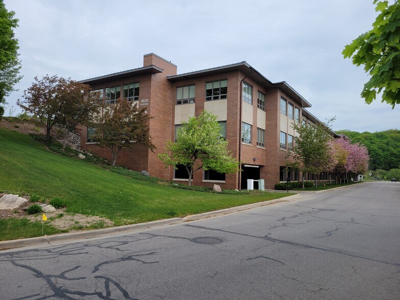 4020 Copper View, Traverse City, MI à vendre - Photo du bâtiment - Image 3 de 13