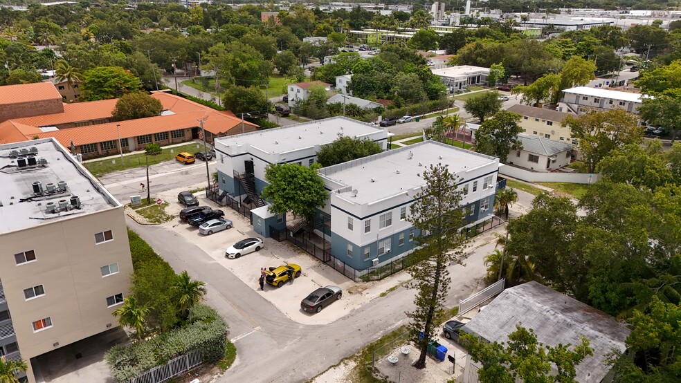 36 NE 65th St, Miami, FL for sale - Building Photo - Image 2 of 17
