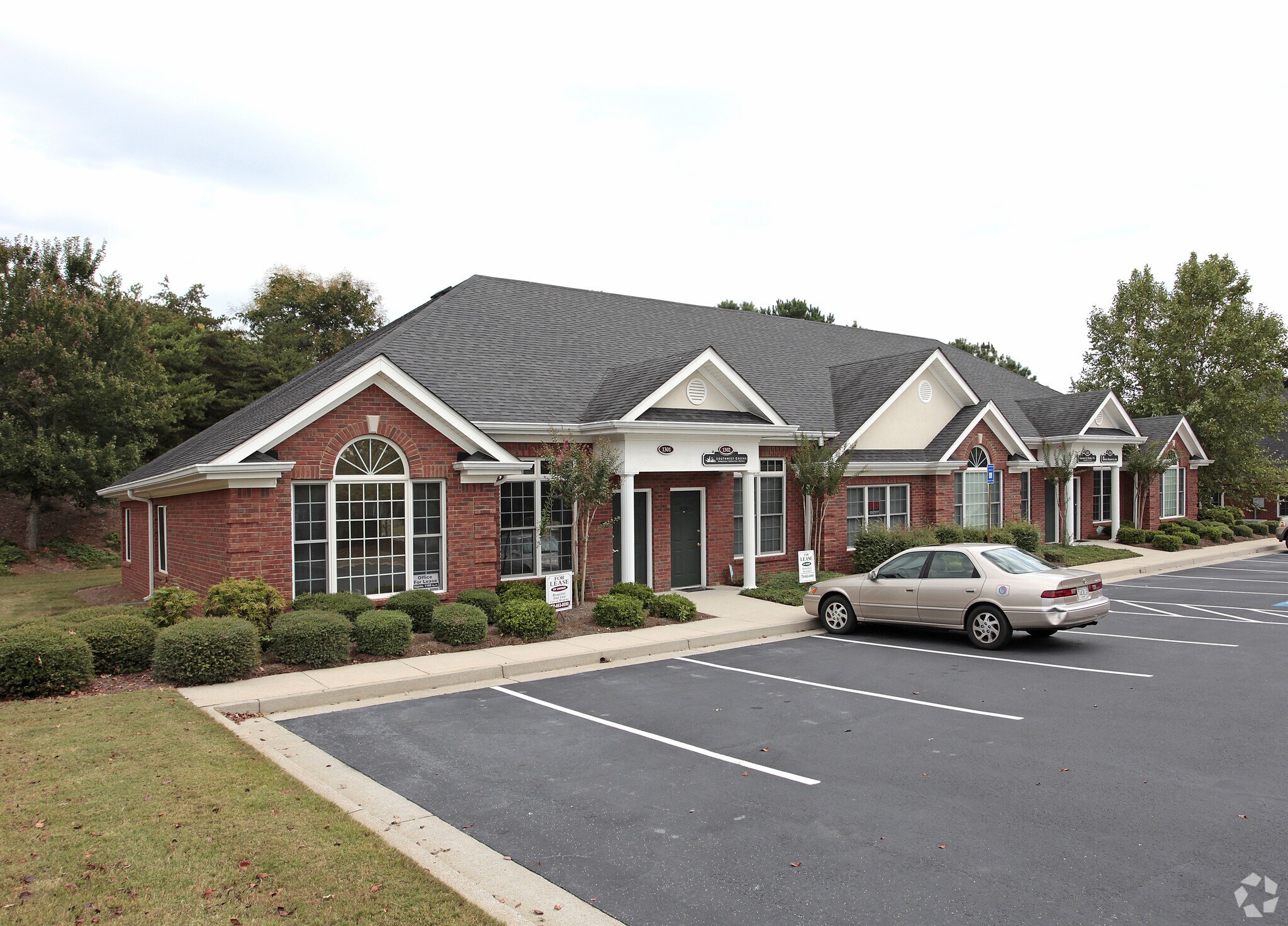 1301-1304 Macy Dr, Roswell, GA for sale Primary Photo- Image 1 of 33