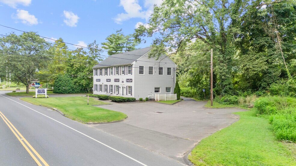 276 Main St, Farmington, CT à vendre - Photo du bâtiment - Image 3 de 46