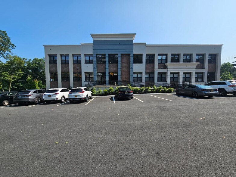 233 Lafayette Ave, Suffern, NY à louer - Photo du bâtiment - Image 1 de 7