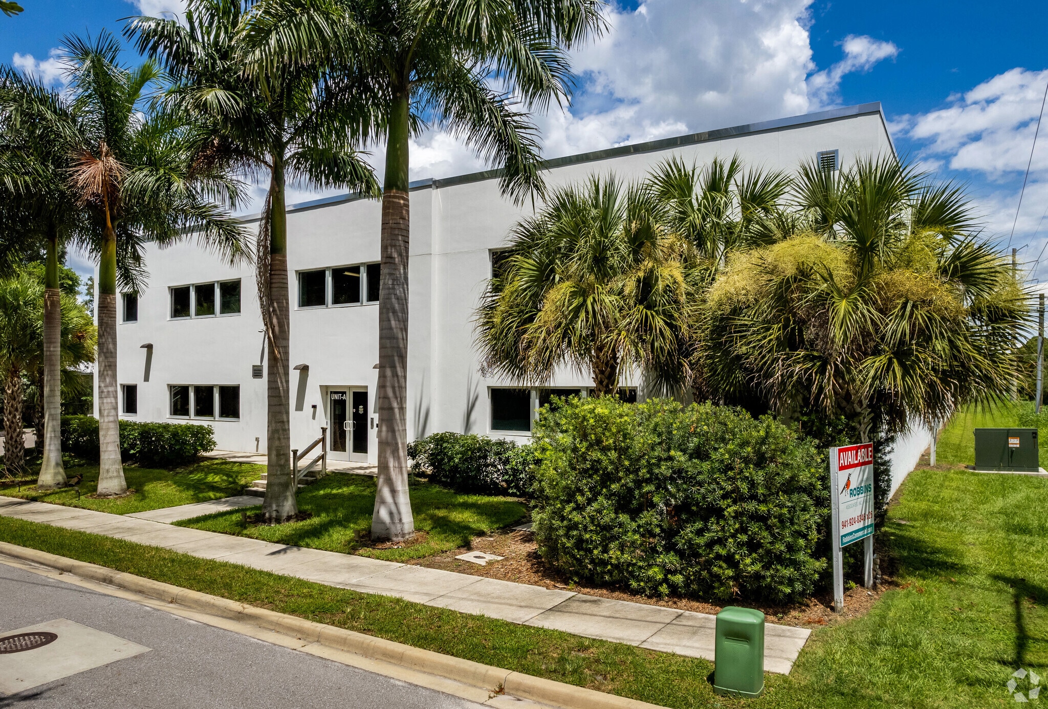 1060 Goodrich Ave, Sarasota, FL for sale Primary Photo- Image 1 of 22