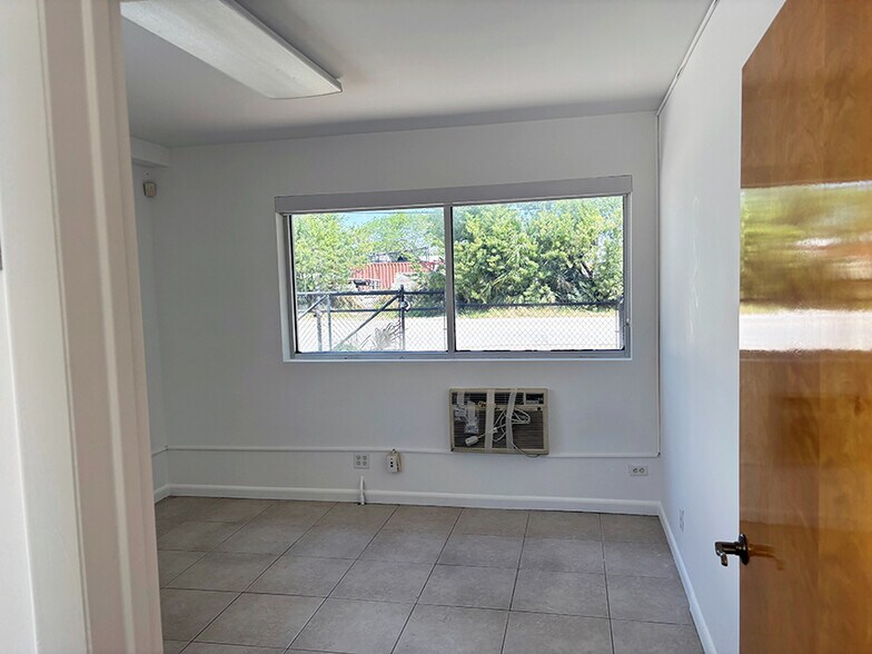 3464 SW 15th St, Deerfield Beach, FL à louer - Photo du bâtiment - Image 2 de 8