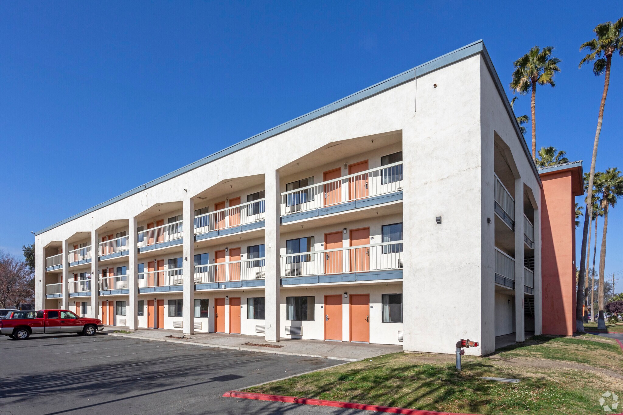 901 Real Rd, Bakersfield, CA à vendre Photo principale- Image 1 de 1