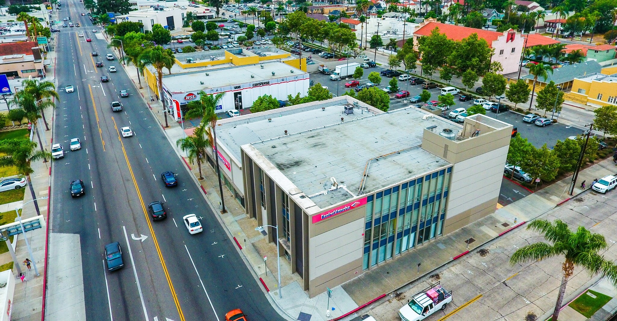 1418 N Main St, Santa Ana, CA à louer Aérien- Image 1 de 16