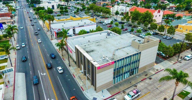 Plus de détails pour 1418 N Main St, Santa Ana, CA - Bureau à louer