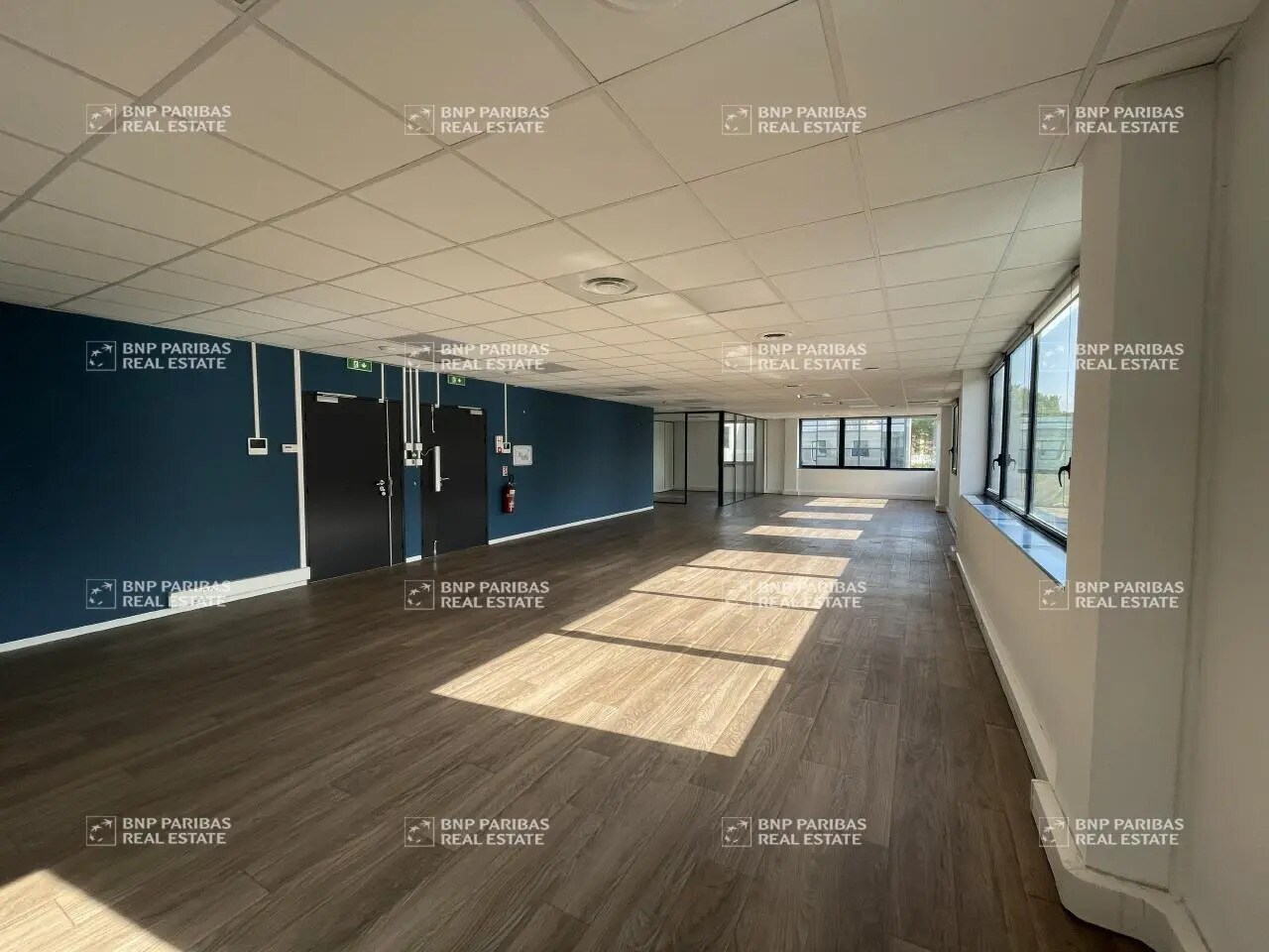 Office in Aix-en-Provence for lease Building Photo- Image 1 of 17