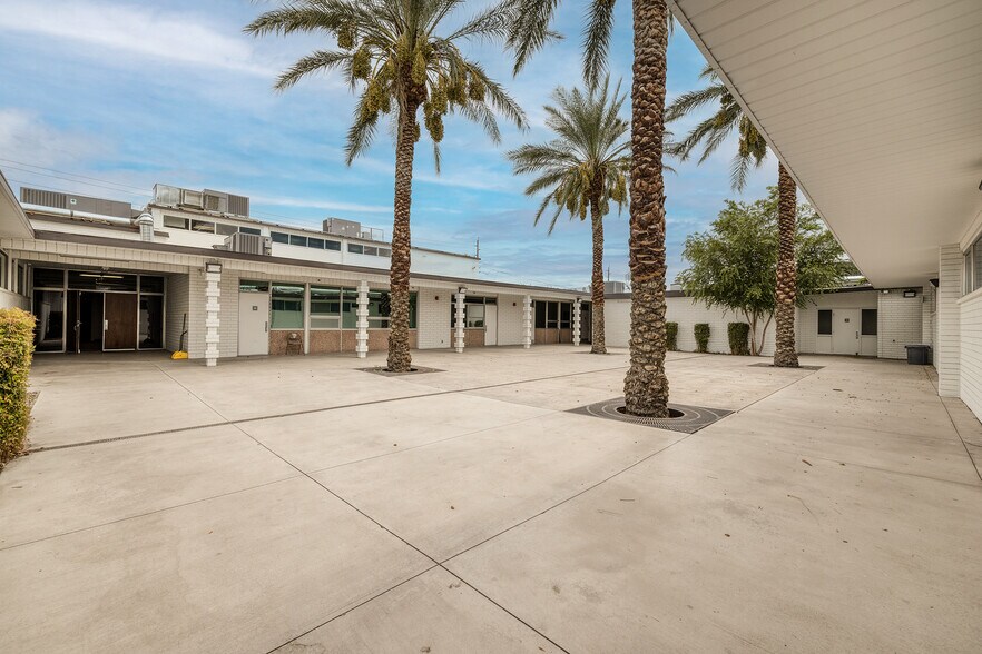 2401 E Tonopah Ave, North Las Vegas, NV à vendre - Photo du bâtiment - Image 3 de 12