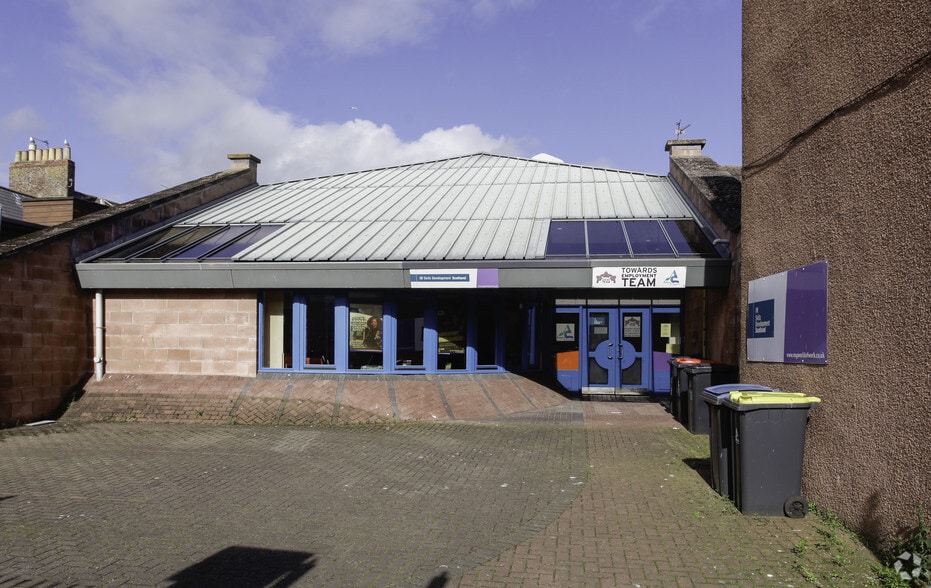 61 Marketgate, Arbroath for lease - Building Photo - Image 3 of 3