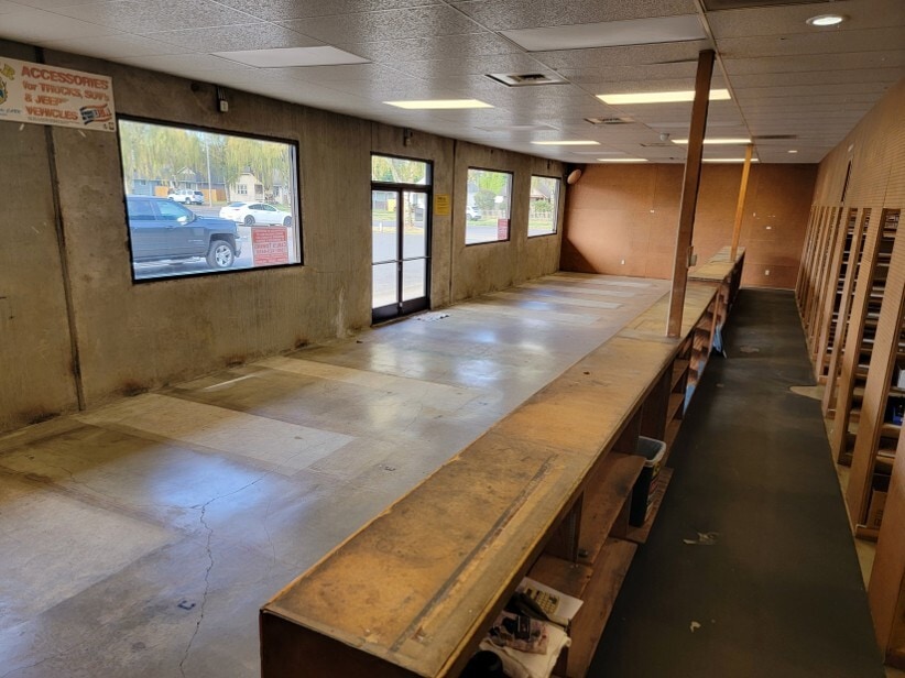 532 Oregon Way, Longview, WA for lease Interior Photo- Image 1 of 5