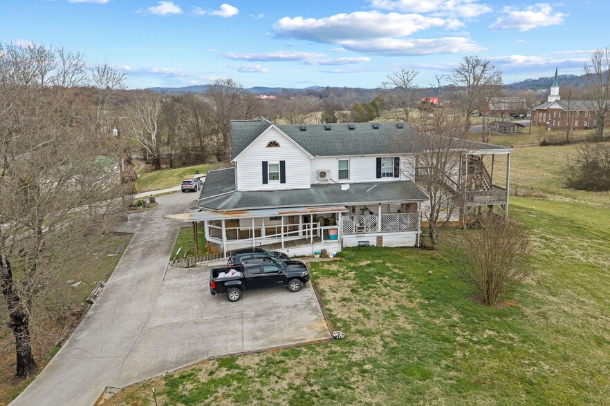 10 Units - Sevierville, TN portfolio of 1 properties for sale on LoopNet.ca - Building Photo - Image 3 of 10