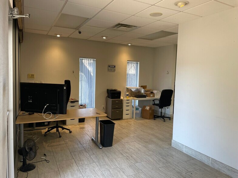 10827 Alder Cir, Dallas, TX à vendre - Photo du bâtiment - Image 1 de 10